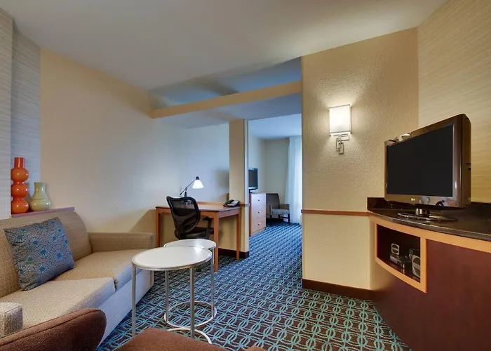 Hotel Fairfield & By Marriott Starved Rock Area 3*