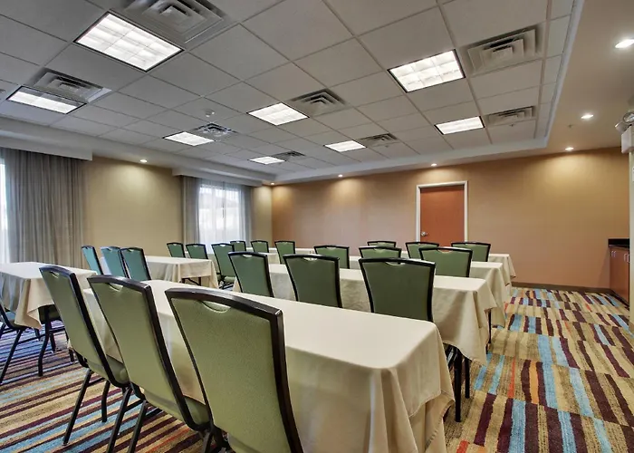 Fairfield & By Marriott Starved Rock Area Hotel