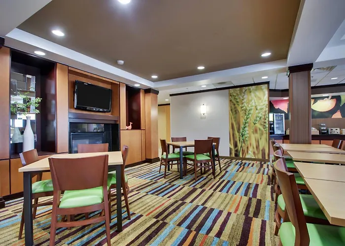 Fairfield & By Marriott Starved Rock Area 3*
