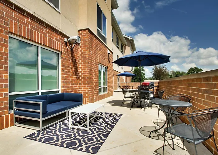 Hotel Fairfield & By Marriott Starved Rock Area 3*