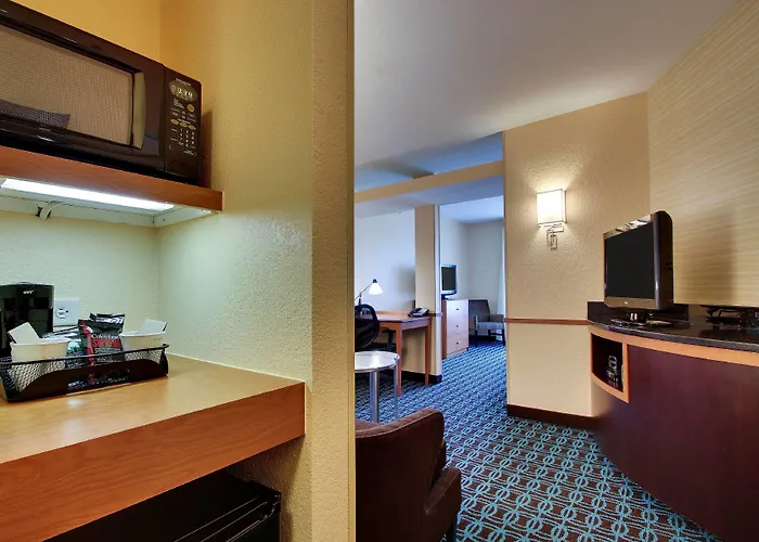 Hotel Fairfield & By Marriott Starved Rock Area 3*