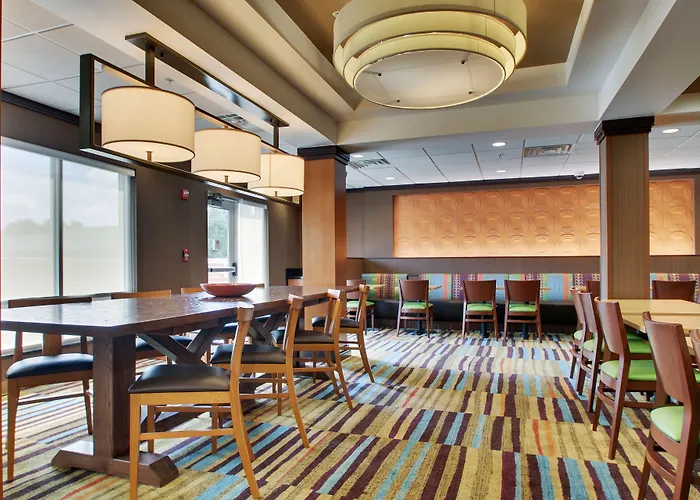 Fairfield & By Marriott Starved Rock Area Hotel