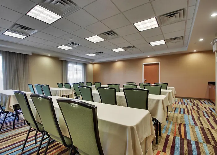 Fairfield & By Marriott Starved Rock Area Hotel